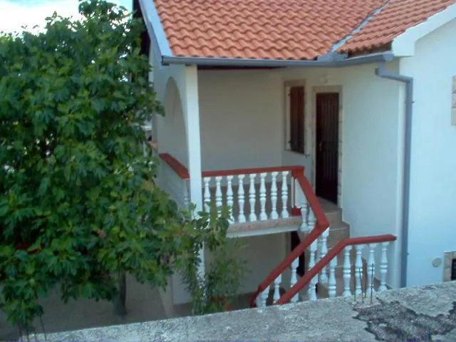 Studio Apartman Vera Vir No 2 0*,  Croácia